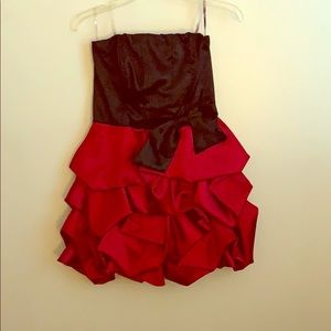 Juniors formal strapless red/black dress